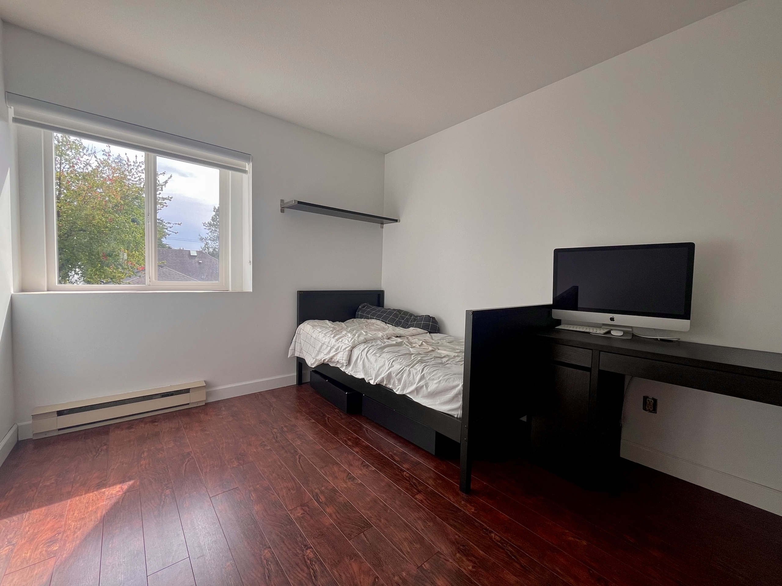 Interior view at 15121 96A Avenue