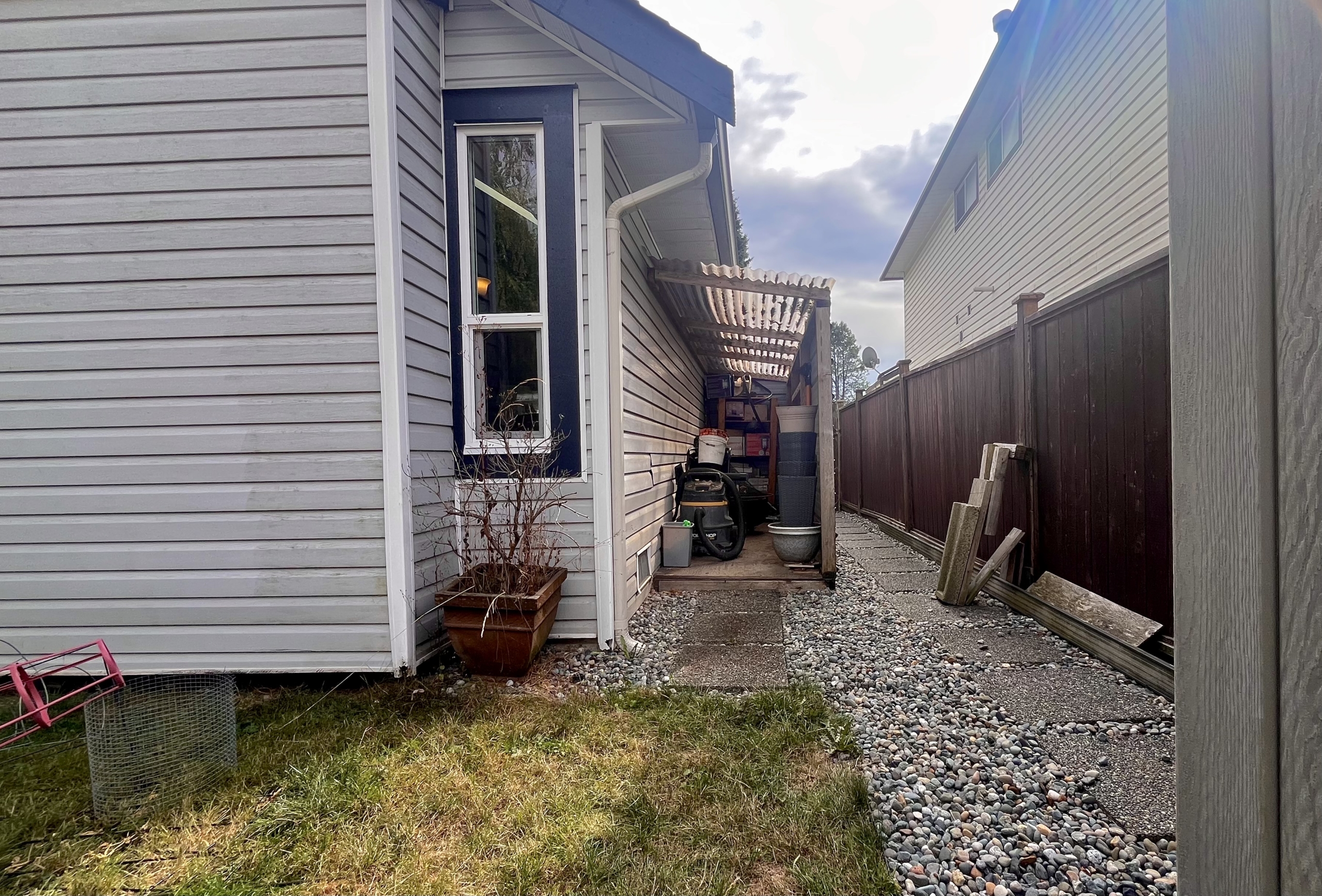 Exterior view at 15121 96A Avenue