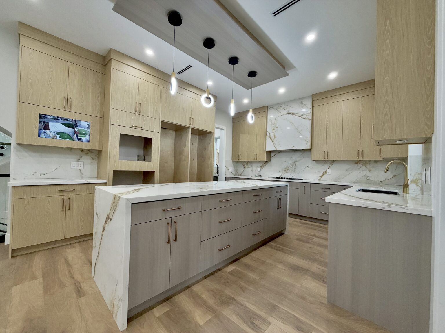 Rental property photo 12