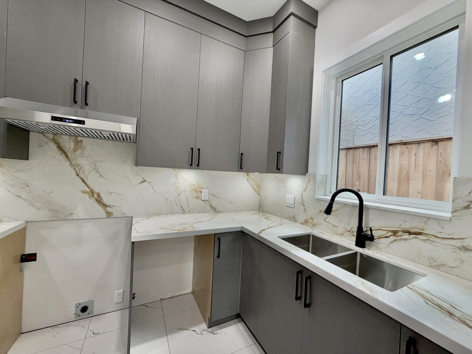 Rental property photo 14