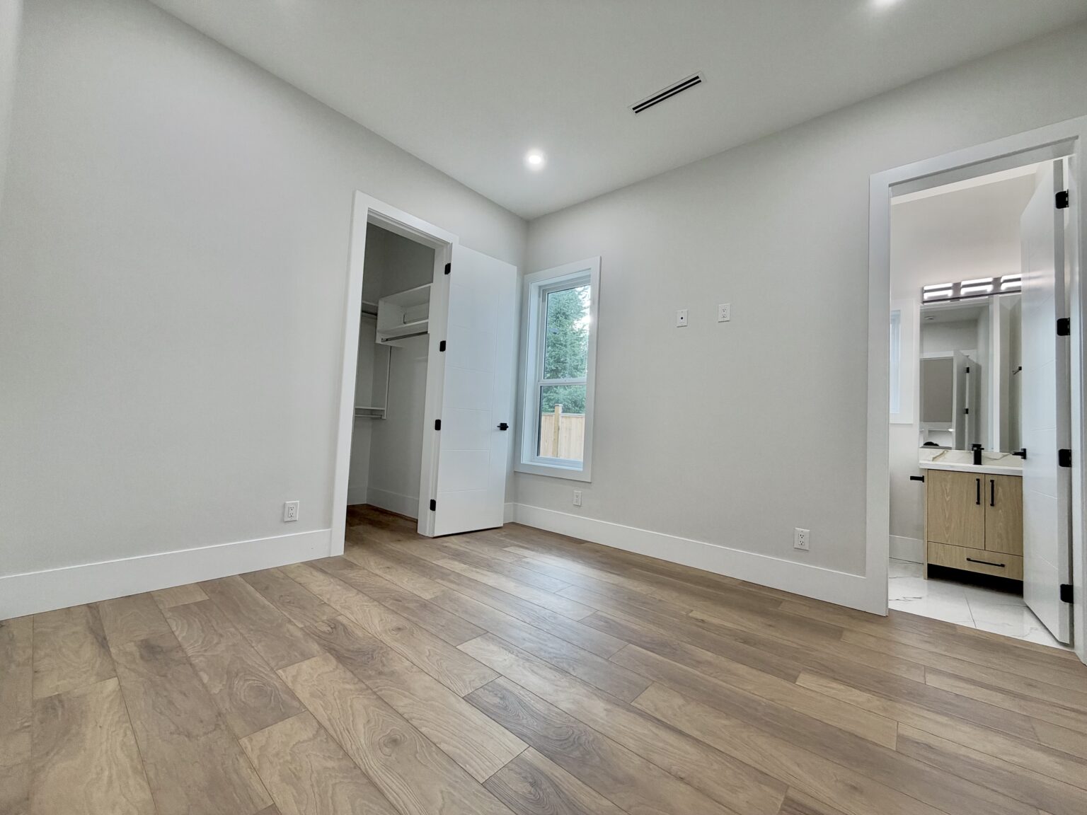 Rental property photo 10
